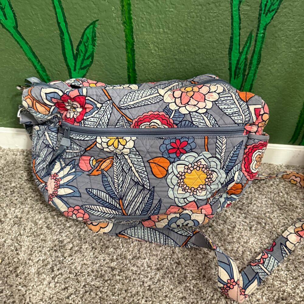 Vera Bradley excellent condition over the shoulder bag floral bohemian